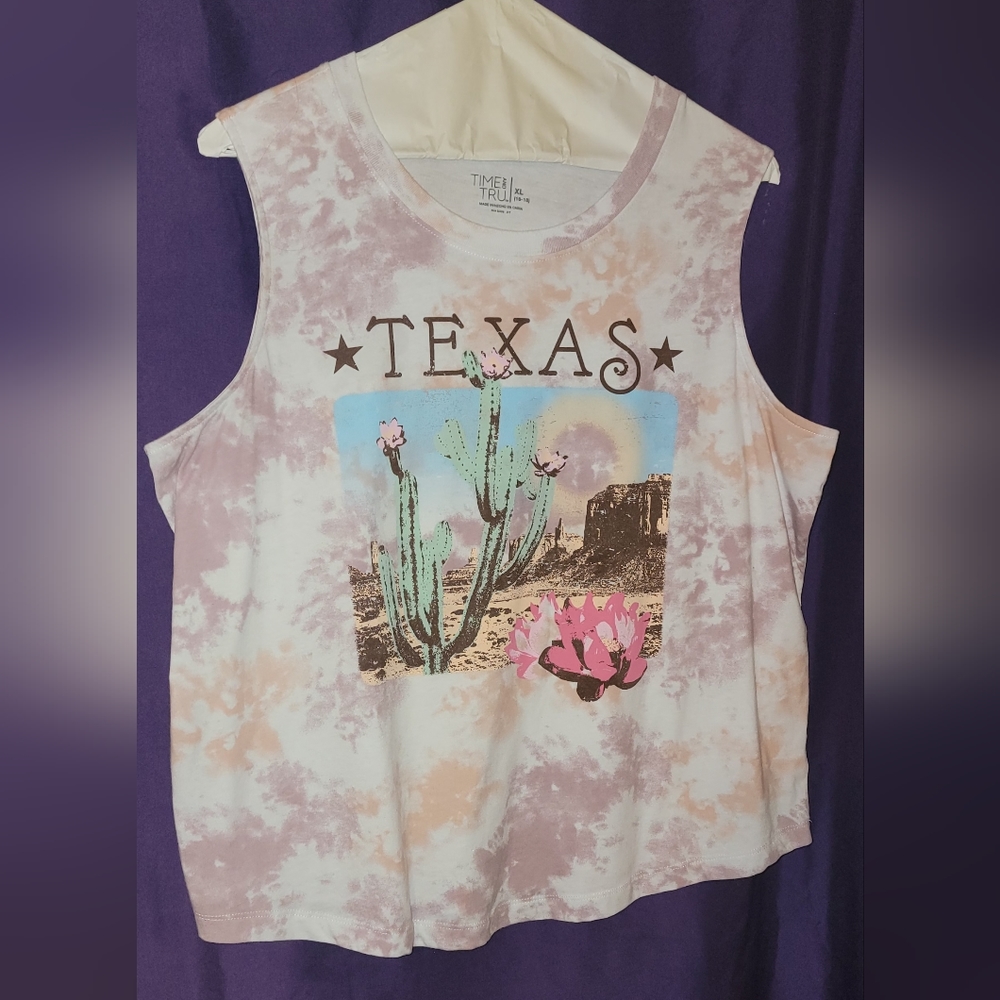 Time and Tru Graphic Texas Tank top